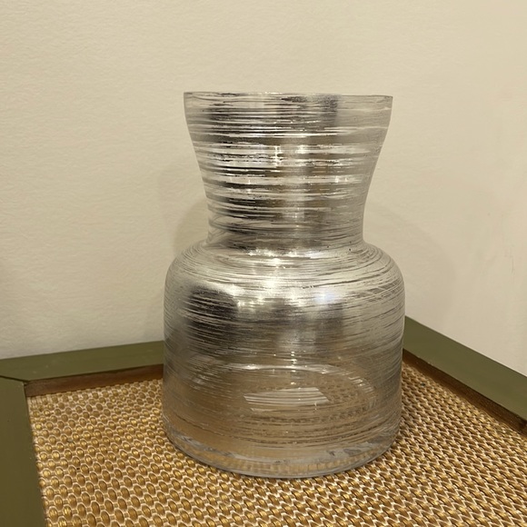 NWT Liz Claiborne vase - Picture 2 of 4